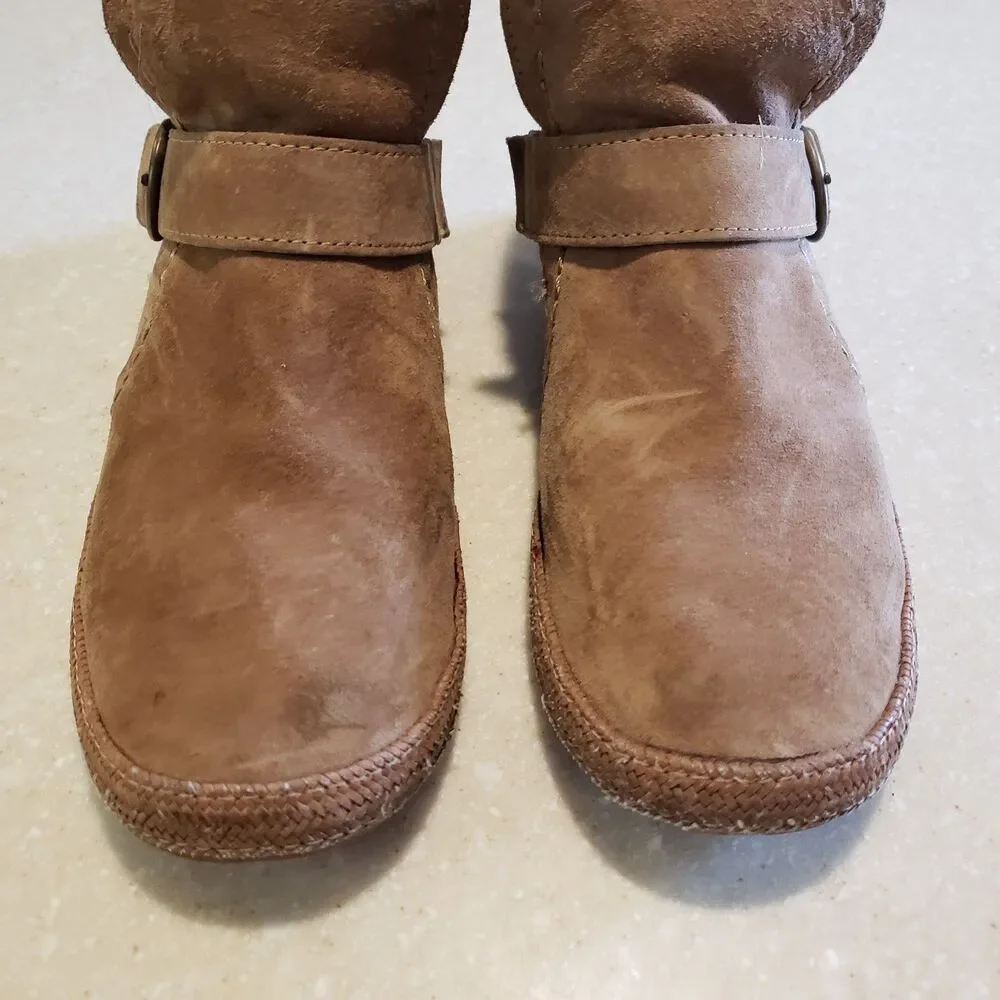 UGG Amely slip on moccasin loafers suede leather fringe tan size 6